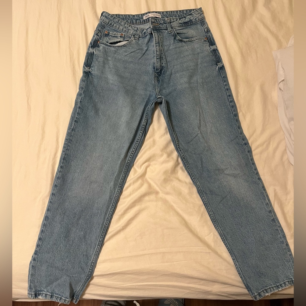 Zara Mom Jeans Size USA 10, EUR 42, MEX 32